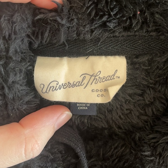 Universal Threads Cozy Black Fuzzy Hoodie, small - Picture 4 of 5